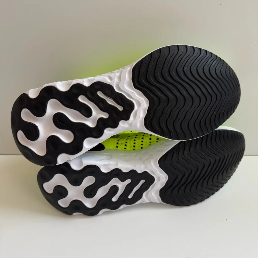 Nike React Phantom Run Flyknit 2 M's 10.5 - Picture 8 of 8